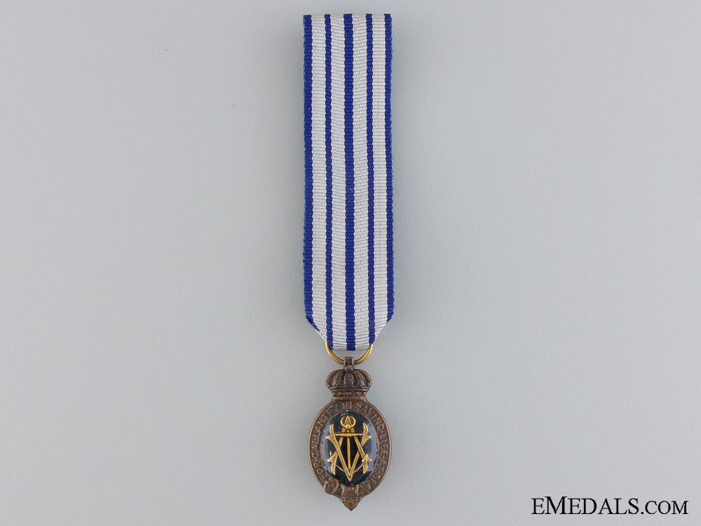 united_kingdom._a_miniature_albert_medal;1_st_class_sea_service_a_miniature_albe_5470abcb0c688_1_1