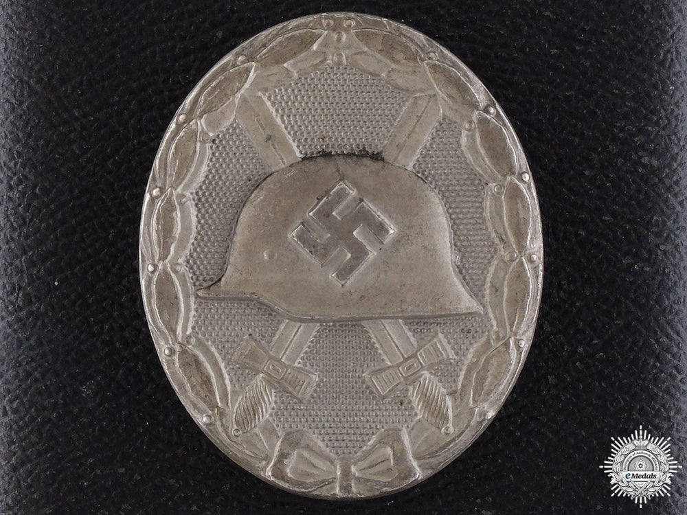 a_mint_silver_grade_wound_badge_with_case_a_mint_silver_gr_54b94a5a4659f