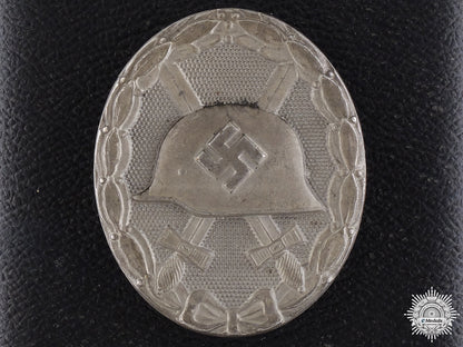 a_mint_silver_grade_wound_badge_with_case_a_mint_silver_gr_54b94a5a4659f