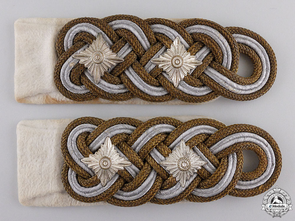 a_pair_of_luftwaffe_shoulder_boards_for_general_der_flieger_a_pair_of_luftwa_55d5e85ebc799