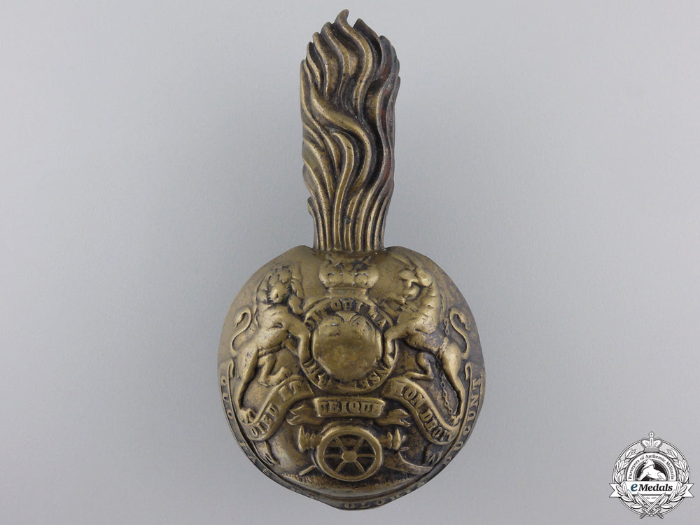 a_royal_regiment_of_artillery_officer's_plume_badge_a_royal_regiment_552528b20b777