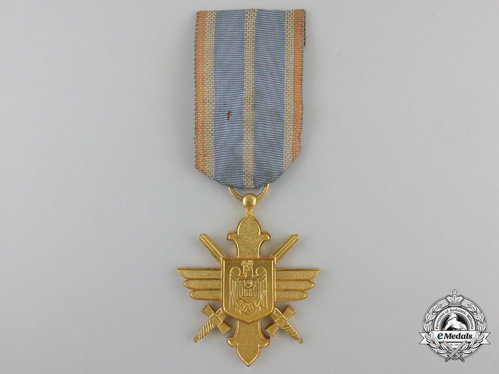 a_royal_romanian_air_force_bravery_decoration;1_st_class_a_royal_romanian_55cdf2b5bfad0