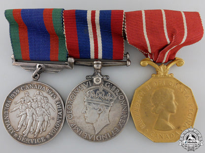 a_second_war&_forces_decoration_group_to_the_rcaf_a_second_war___f_55ad094eb3d11