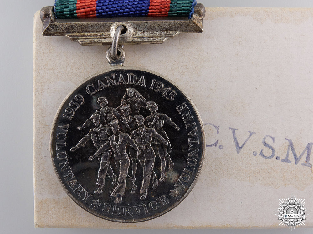 a_second_war_canadian_volunteer_service_medal_with_box_a_second_war_can_54e4bdec39d5b
