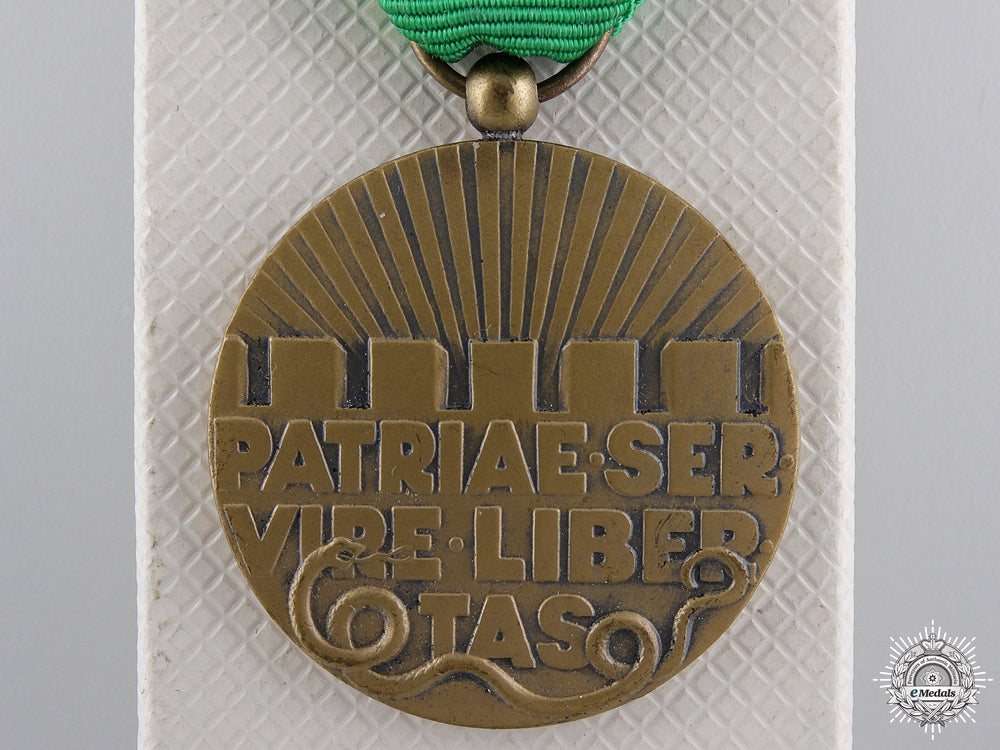 a_second_war_dutch_volunteer's_medal_with_box_a_second_war_dut_54e8d6dcf005c