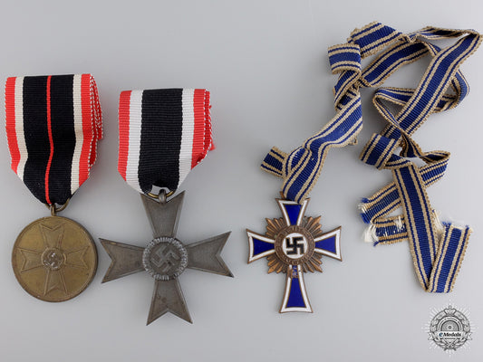 a_second_war_german_group_of_three_awards_a_second_war_ger_547f1a4e2ac63
