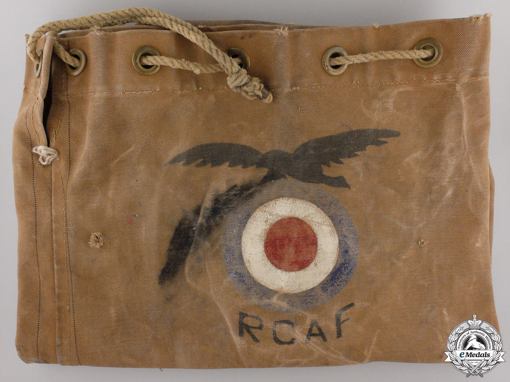 a_second_war_royal_canadian_air_force(_rcaf)_duffle_bag_a_second_war_roy_555cd4843ed9a