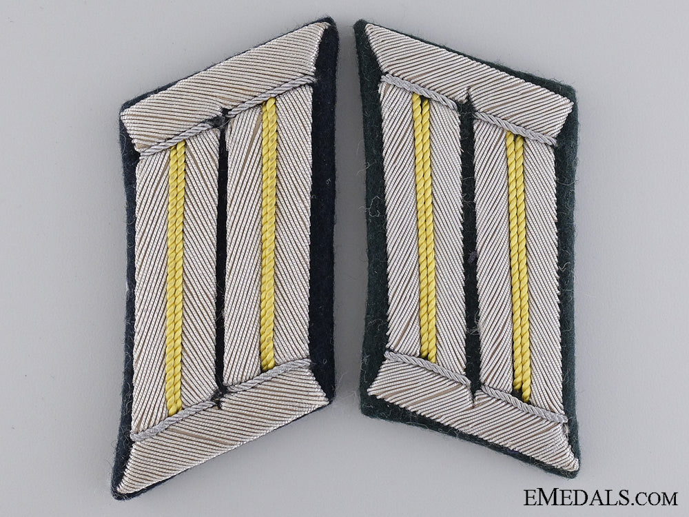 a_set_of_army_signals_collar_tabs_a_set_of_army_si_541afc92bfca9