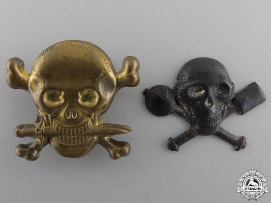 italy._two_ww2_period_cap_badges_a_set_of_italian_5543b84504239