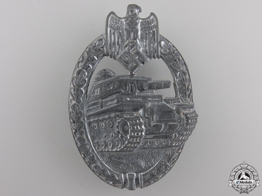 a_silver_grade_tank_assault_badge_by_rudolf_karneth&_söhne,_gablonz_a_silver_grade_t_55520ec765368