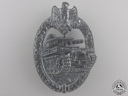 a_silver_grade_tank_assault_badge_by_rudolf_karneth&_söhne,_gablonz_a_silver_grade_t_55520ec765368