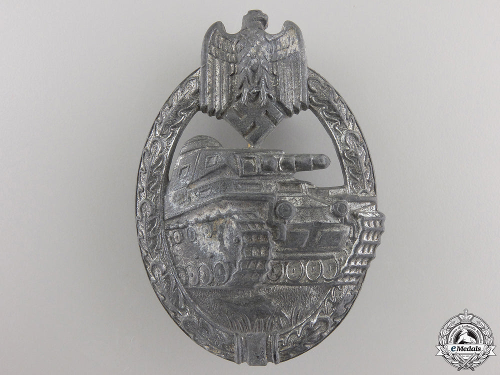 a_silver_grade_tank_assault_badge_a_silver_grade_t_558067f8d9098