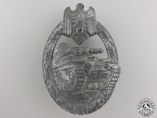 a_silver_grade_tank_assault_badge_a_silver_grade_t_558067f8d9098