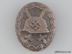 A Silver Grade Wound Badge By Klein & Quenzer