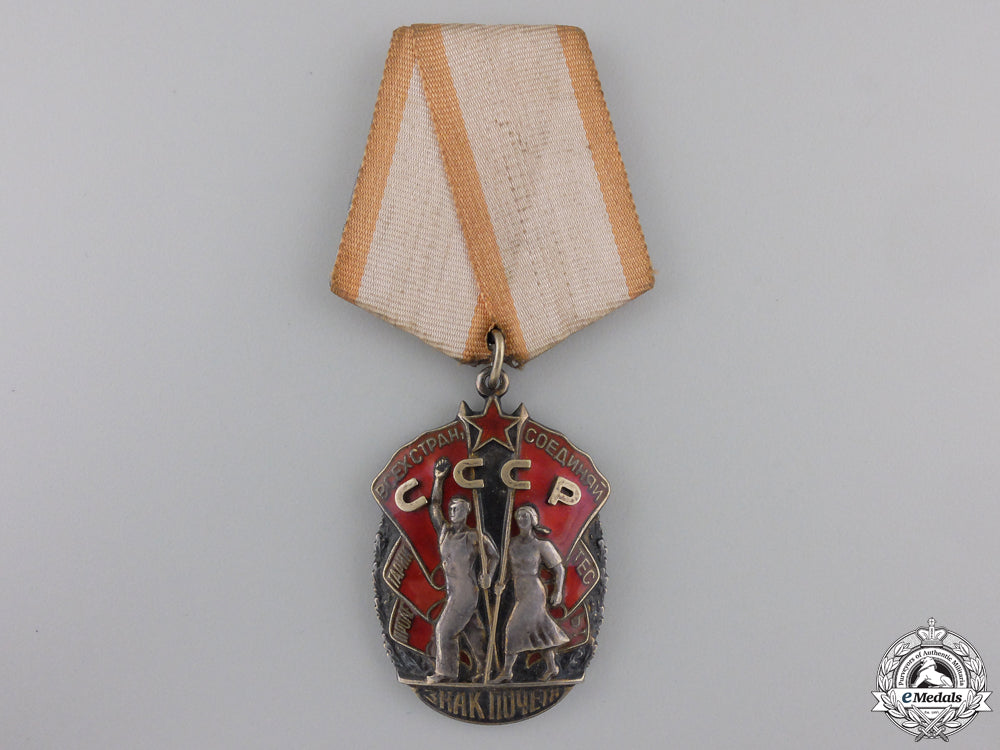 a_soviet_russia_order_of_the_badge_of_honour;_type_iv_a_soviet_russia__5538f094b6f26