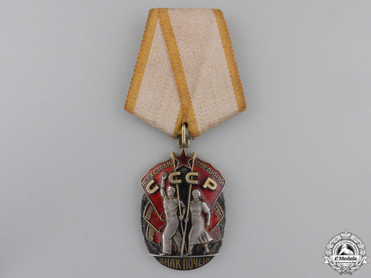a_soviet_russian_order_of_the_badge_of_honour;_type_iv_a_soviet_russian_5538f451a0751