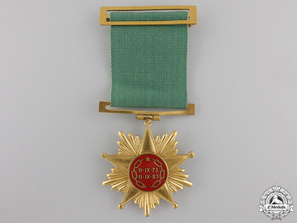 chile,_republic._a_president_allende10_th_anniversary_medal_a_star_of_chile__5568a036139ac