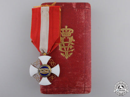 italy,_kingdom._an_order_of_the_crown_in_gold,_victor_emanuel_iii_a_victor_emanuel_5537a765bb6bf_1