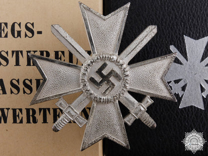 a_war_merit_cross1_st_class_with_swords_by_deschler_with_case&_cartonage_a_war_merit_cros_54e792cd848bf