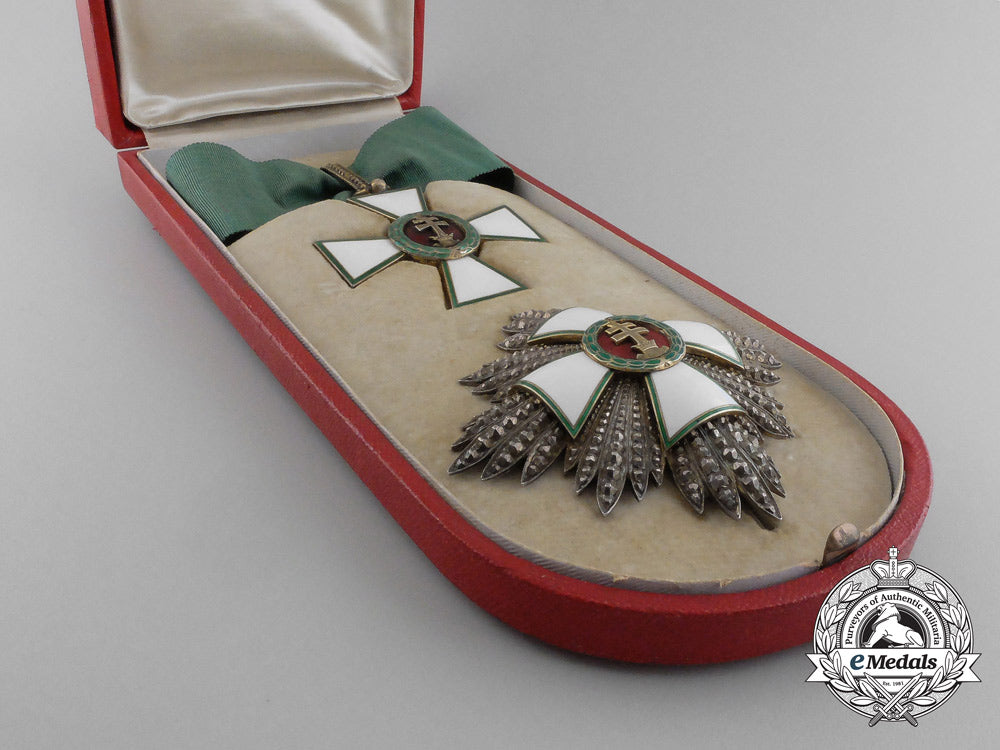 a_hungarian_order_of_merit;_commander's_set_with_case_aa_0492