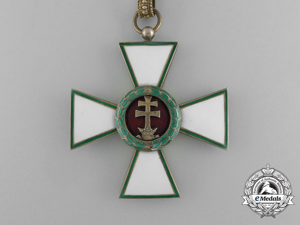 a_hungarian_order_of_merit;_commander's_set_with_case_aa_0494