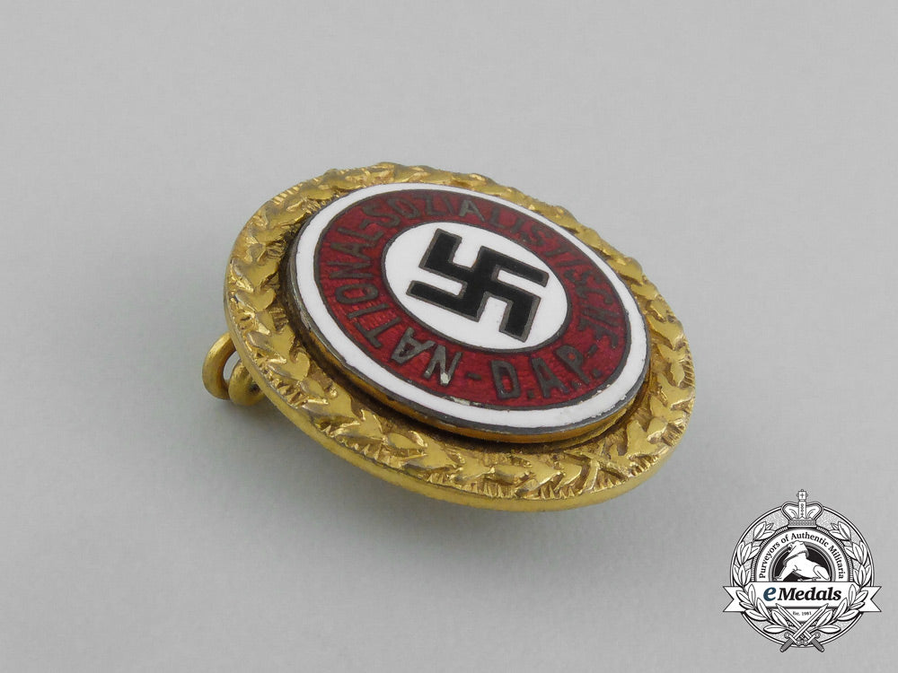 a_very_early1925_nsdap_golden_party_badge_to_district_leader_franz_danninger_aa_0639