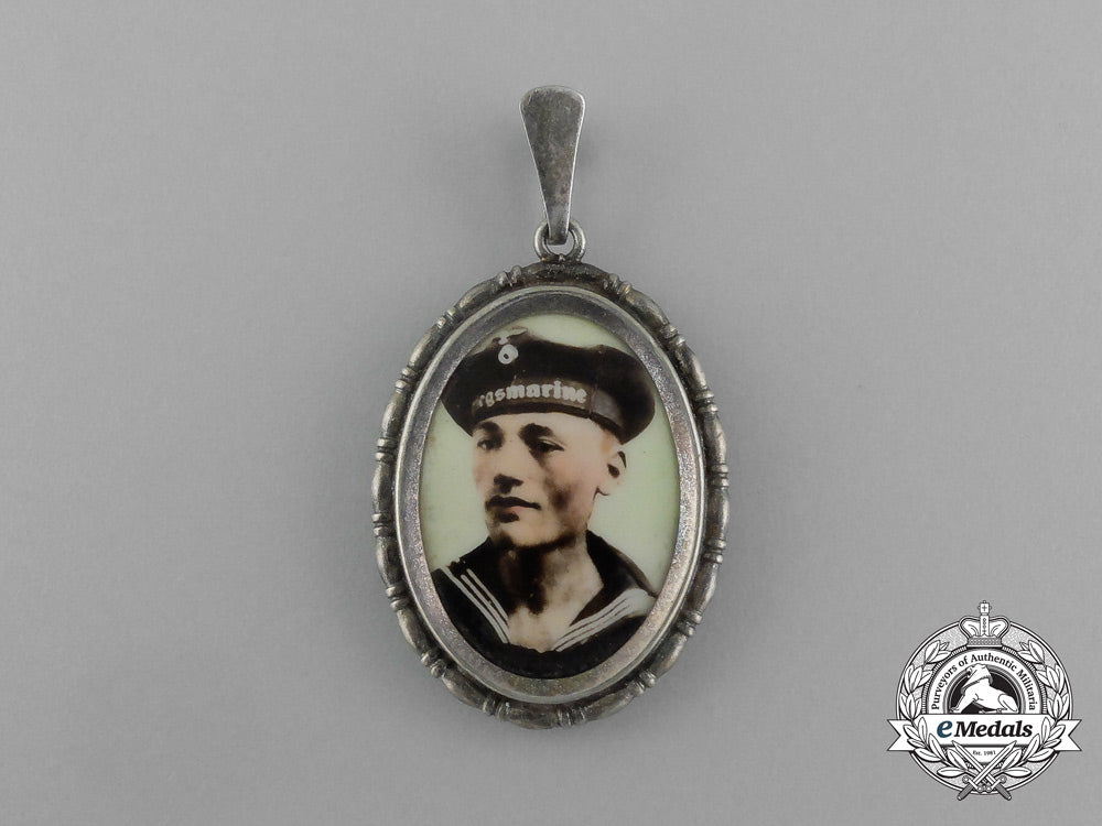 a_second_war_kriegsmarine_sweetheart_pennant_of_a_seaman_aa_0704