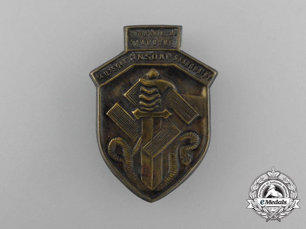 a1933_nsdap2_nd_saarburg_region_party_day_badge_aa_0786