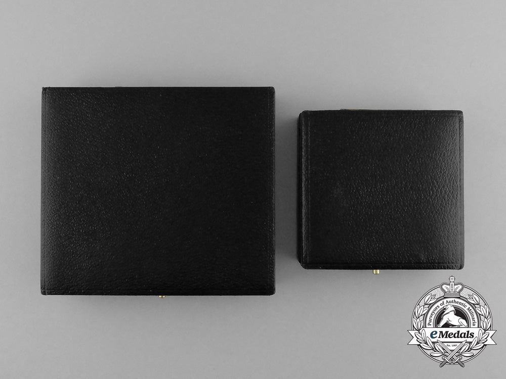 a_lot_of_two_second_war_german_awards/_decorations_boxes_aa_0856
