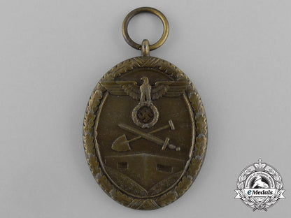 a_german_defence_wall(_west_wall)_medal_with_e._f._wiedmann_of_frankfurt_aa_0913