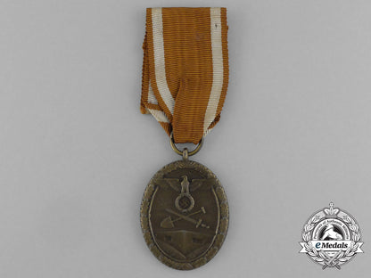 a_german_defence_wall(_west_wall)_medal_with_e._f._wiedmann_of_frankfurt_aa_0917