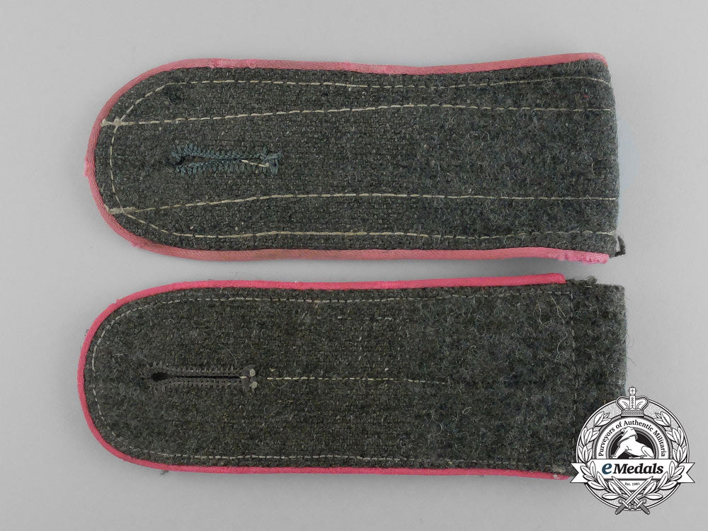 germany,_heer._a_pair_of_wehrmacht_panzer_enlisted_man’s_shoulder_boards_aa_0954