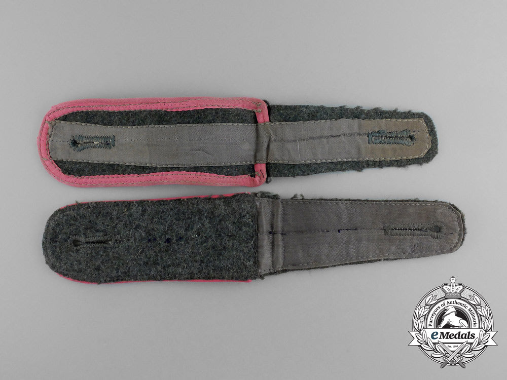 germany,_heer._a_pair_of_wehrmacht_panzer_enlisted_man’s_shoulder_boards_aa_0956