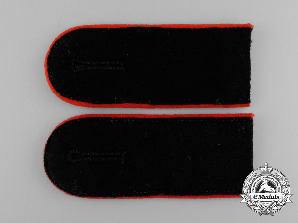 a_mint_pair_of_wehrmacht44_th_artillery_division_enlisted_man’s_shoulder_boards_aa_0959