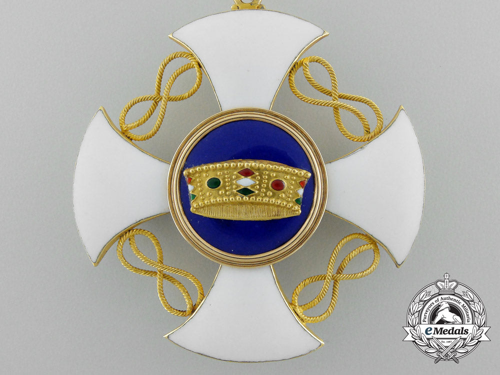 an_order_of_the_crown_of_italy_in_gold,_commander_aa_1058