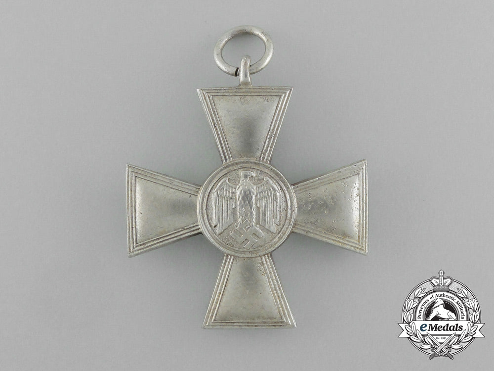 a_mint_wehrmacht_heer(_army)18-_year_long_service_cross_aa_1176