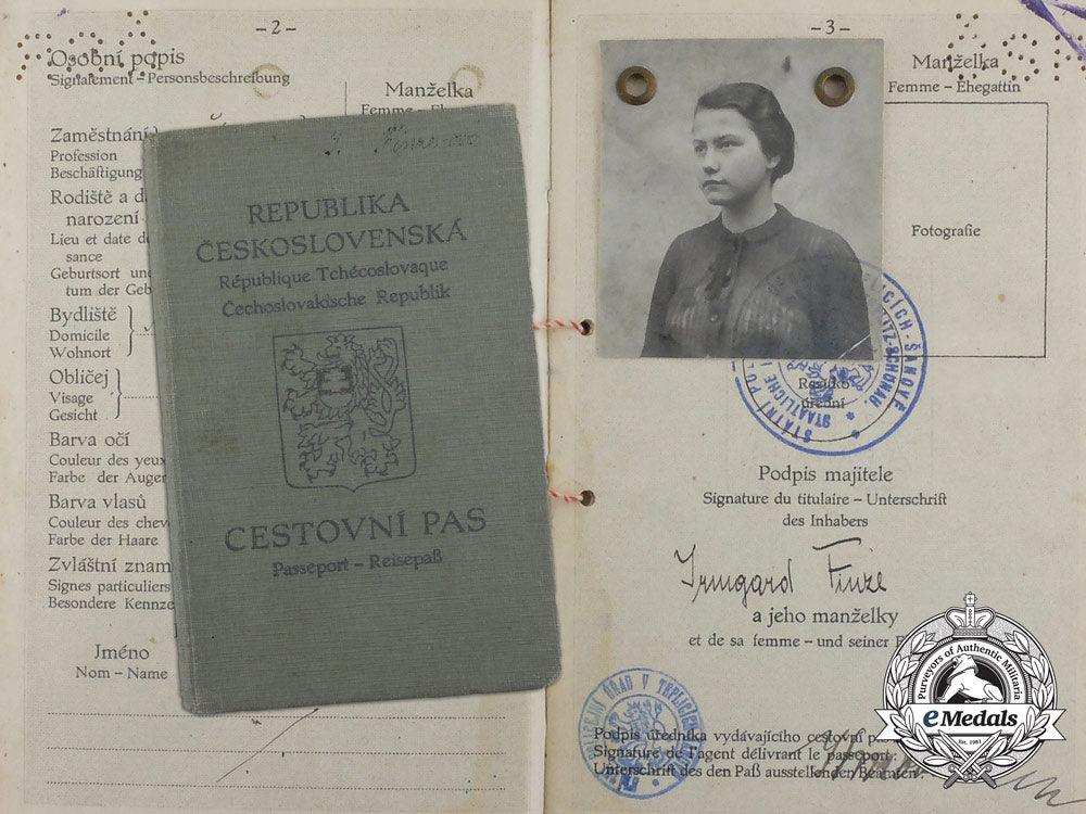 a1938_czechoslovakian_passport_with_german_customs_service_photos_aa_1257