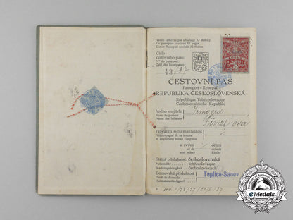 a1938_czechoslovakian_passport_with_german_customs_service_photos_aa_1259