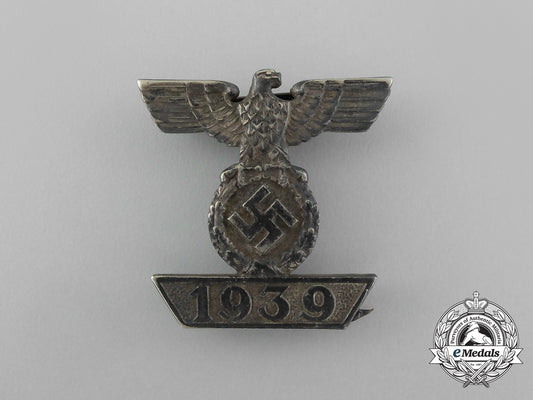 a_clasp_to_the_iron_cross1939_second_class;_type_ii_aa_1395