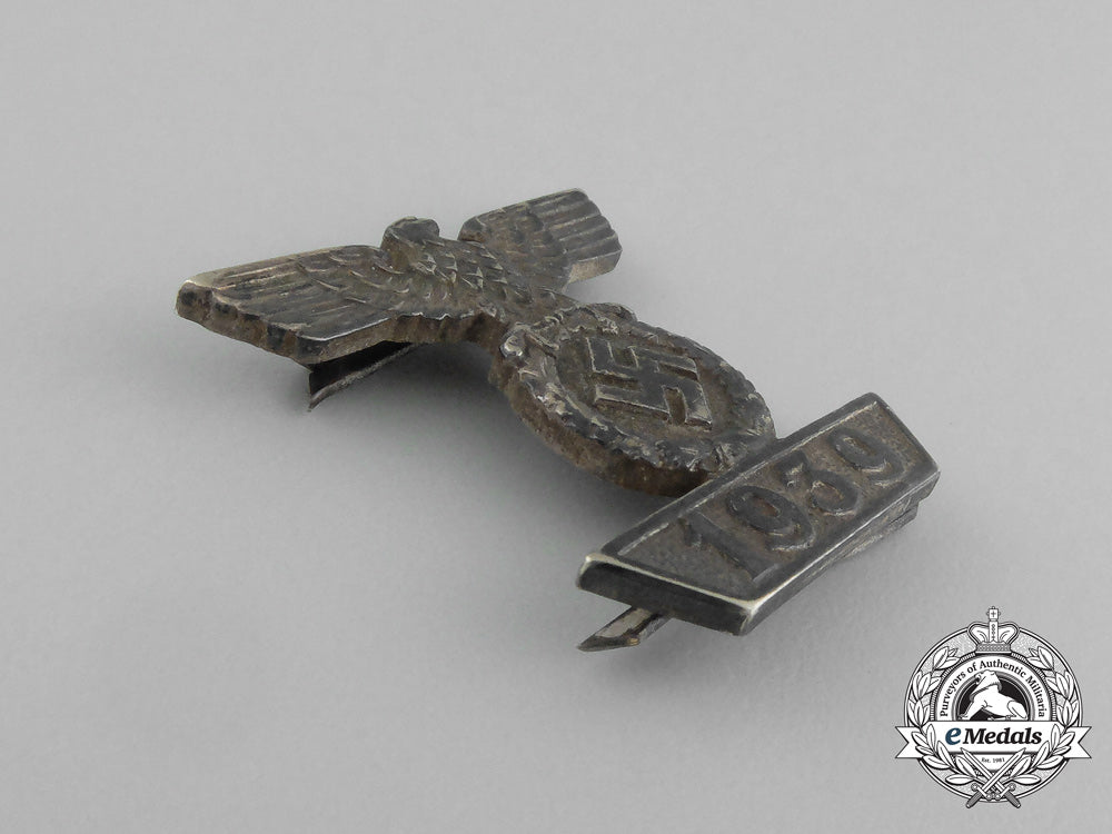 a_clasp_to_the_iron_cross1939_second_class;_type_ii_aa_1397