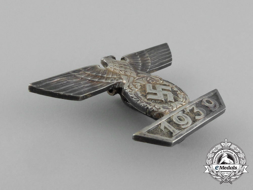 a_fine_quality_clasp_to_the_iron_cross1939_first_class;_type_ii_aa_1401