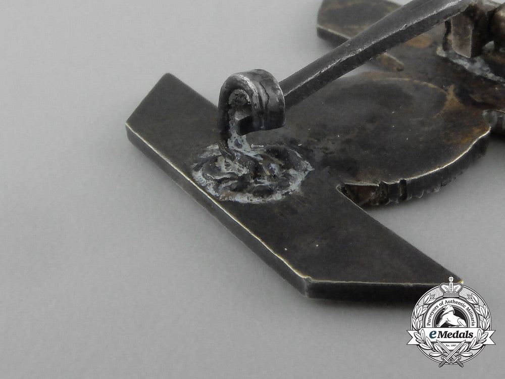a_fine_quality_clasp_to_the_iron_cross1939_first_class;_type_ii_aa_1403