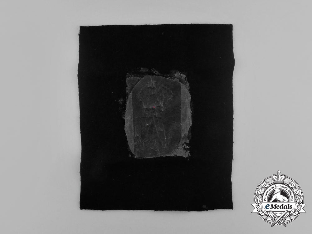 a_set_of_eleven_second_war_insignia_attributed_to_military_cross_recipient_aa_1551