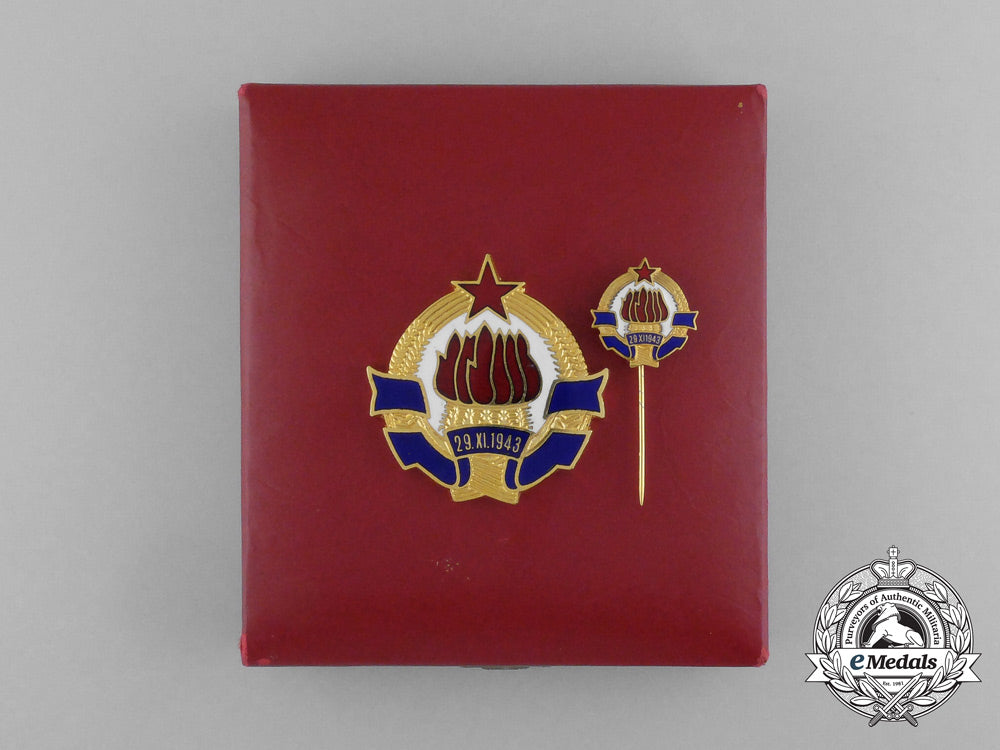 a_yugoslavian_civilian_border_patrol_award_with_miniature&_case_aa_1641