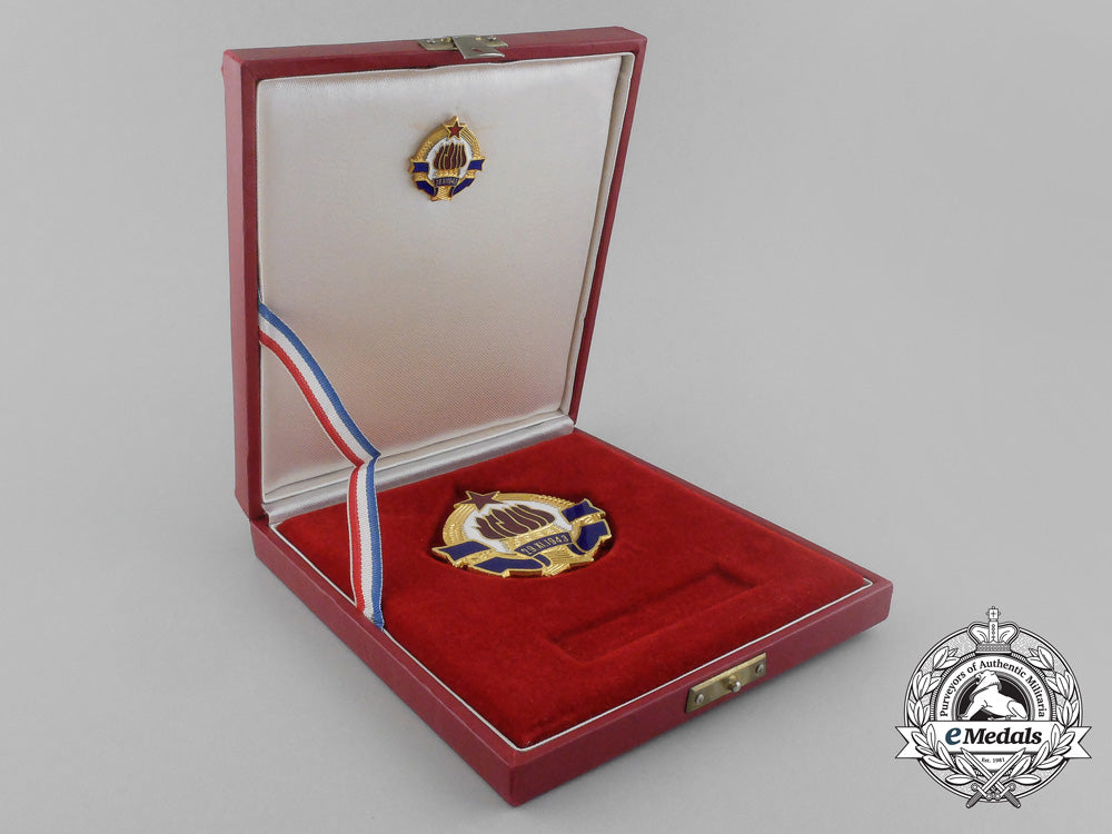 a_yugoslavian_civilian_border_patrol_award_with_miniature&_case_aa_1643