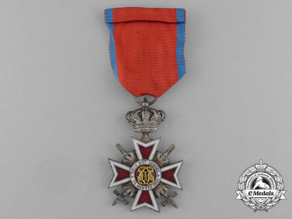 an_order_of_the_crown_of_romania,_knight,_type_ii(1932-1947)_aa_2000