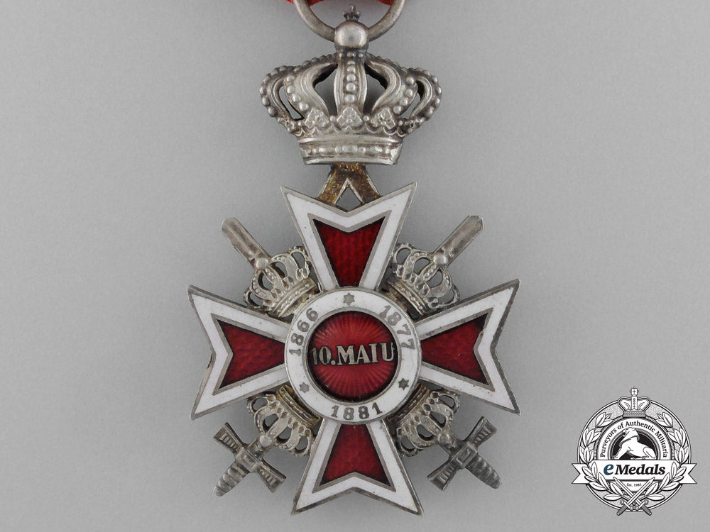 an_order_of_the_crown_of_romania,_knight,_type_ii(1932-1947)_aa_2002