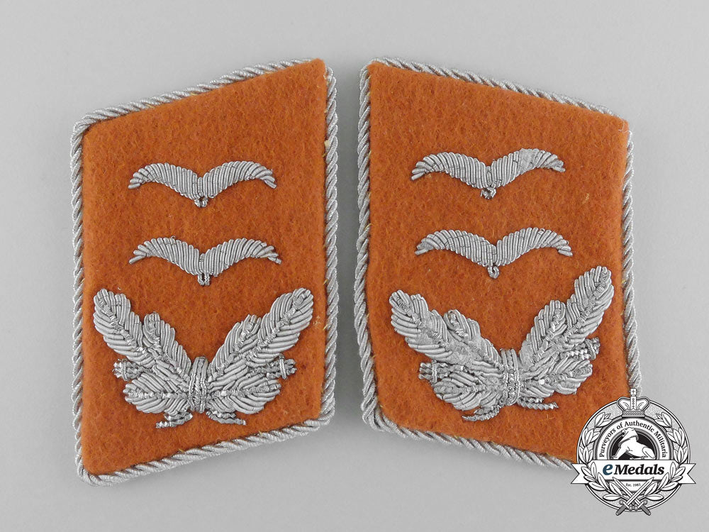 a_mint_and_unissued_set_of_luftwaffe_signal_corps_oberleutnant_rank_collar_tabs_aa_2038