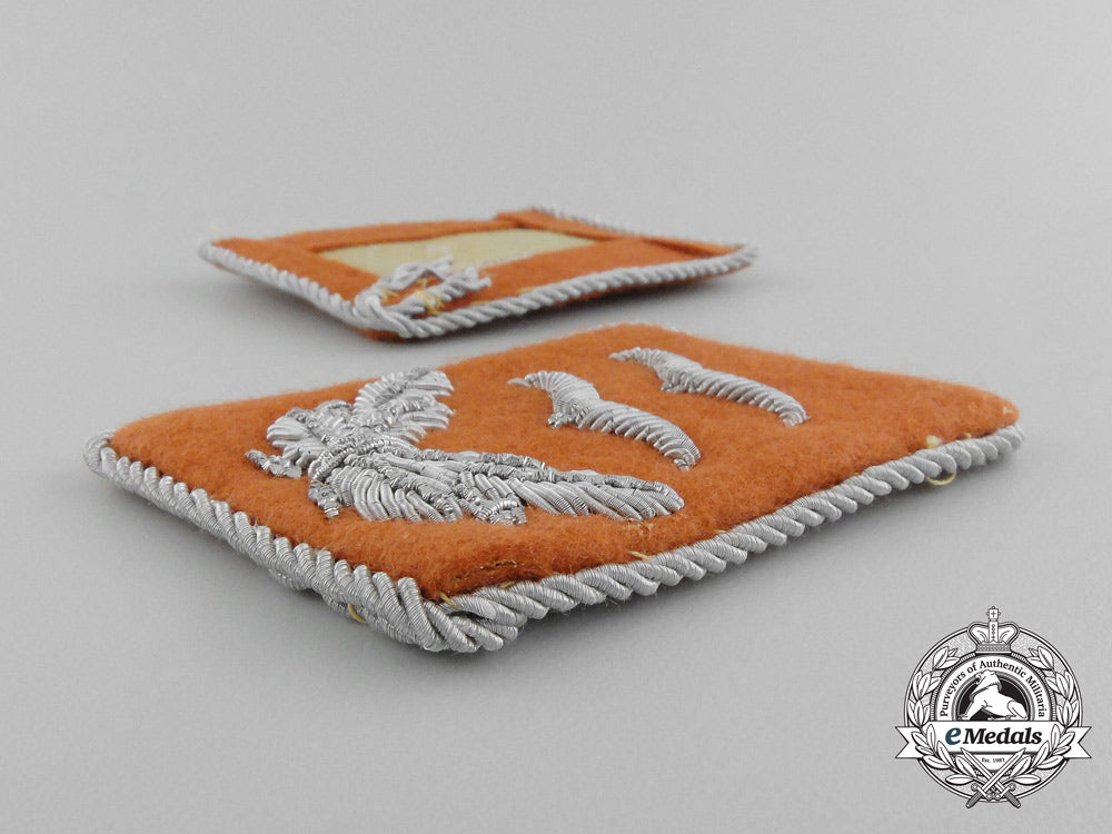 a_mint_and_unissued_set_of_luftwaffe_signal_corps_oberleutnant_rank_collar_tabs_aa_2040
