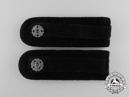 a_set_of_waffen-_ss_untersturmführer_panzerjäger/_ani-_tank_collar_tabs&_shoulder_boards_aa_2073